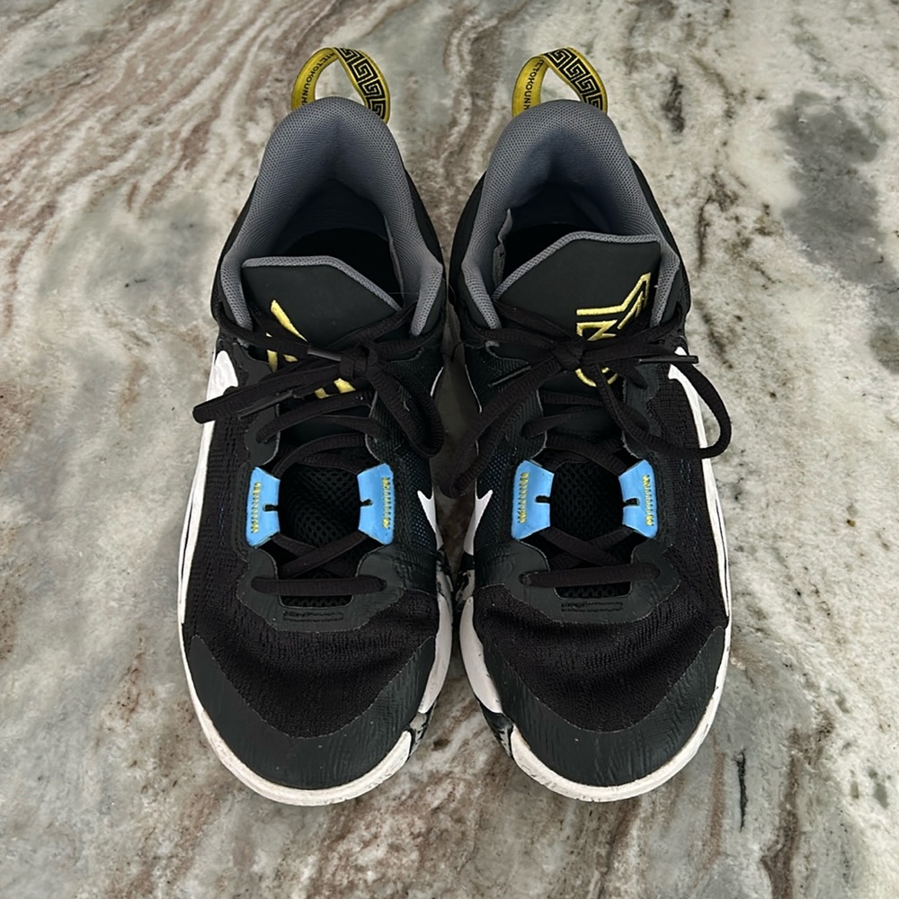 Gently used Nike Gianni’s sneakers, youth size 6.